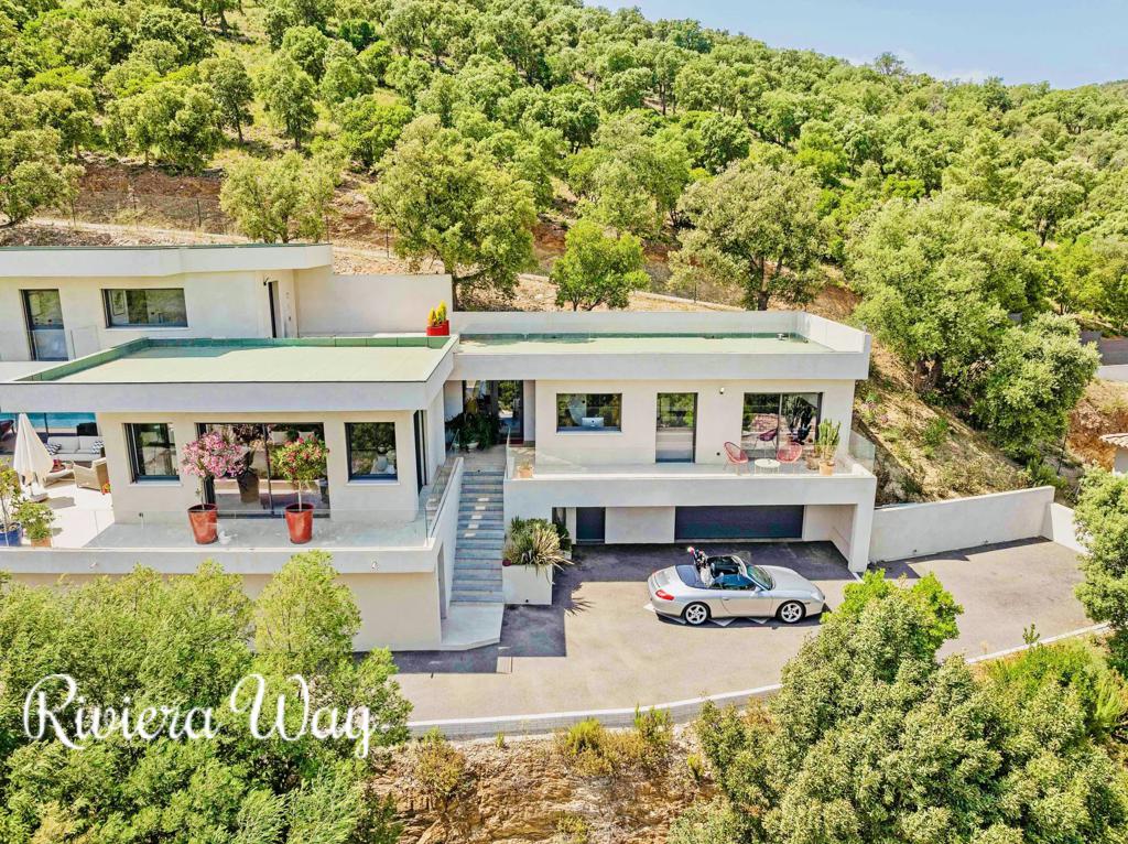 6 room villa in La Londe-les-Maures, photo #7, listing #103467420