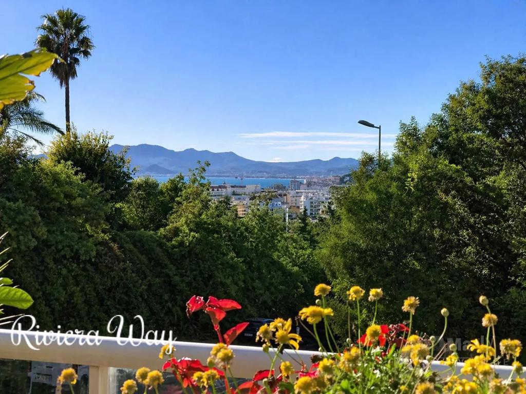 5 room apartment in Californie - Pezou, photo #1, listing #104520570