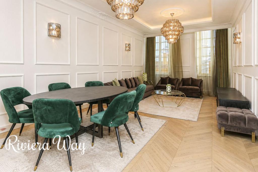 4 room apartment in Nice, 131 m², photo #1, listing #99250536