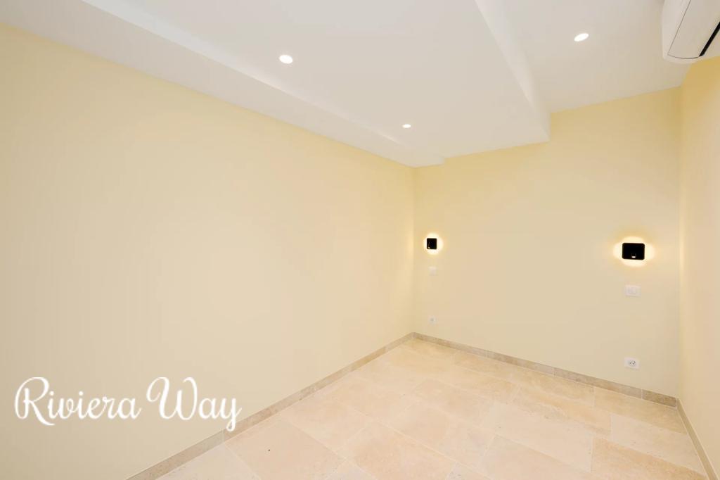 5 room apartment in Antibes, photo #8, listing #104262942