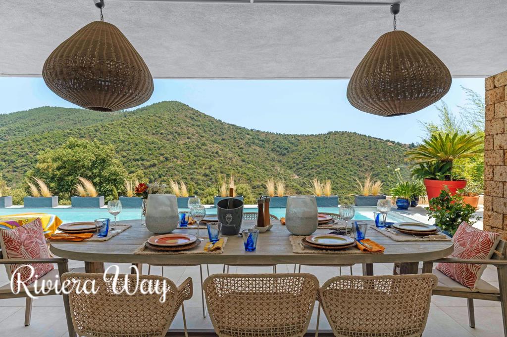 6 room villa in La Londe-les-Maures, photo #3, listing #103467420