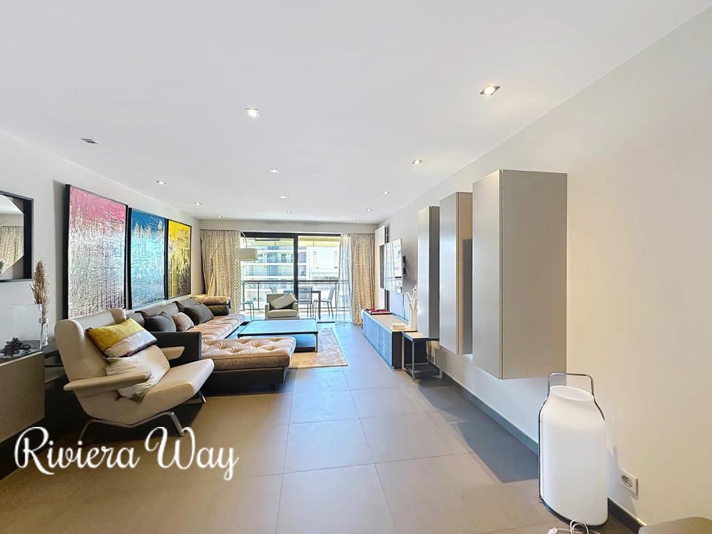 3 room apartment in Cannes, photo #3, listing #103257924