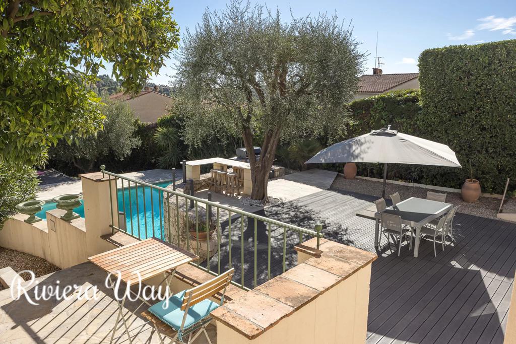 6 room villa in Cagnes-sur-Mer, photo #1, listing #104502048