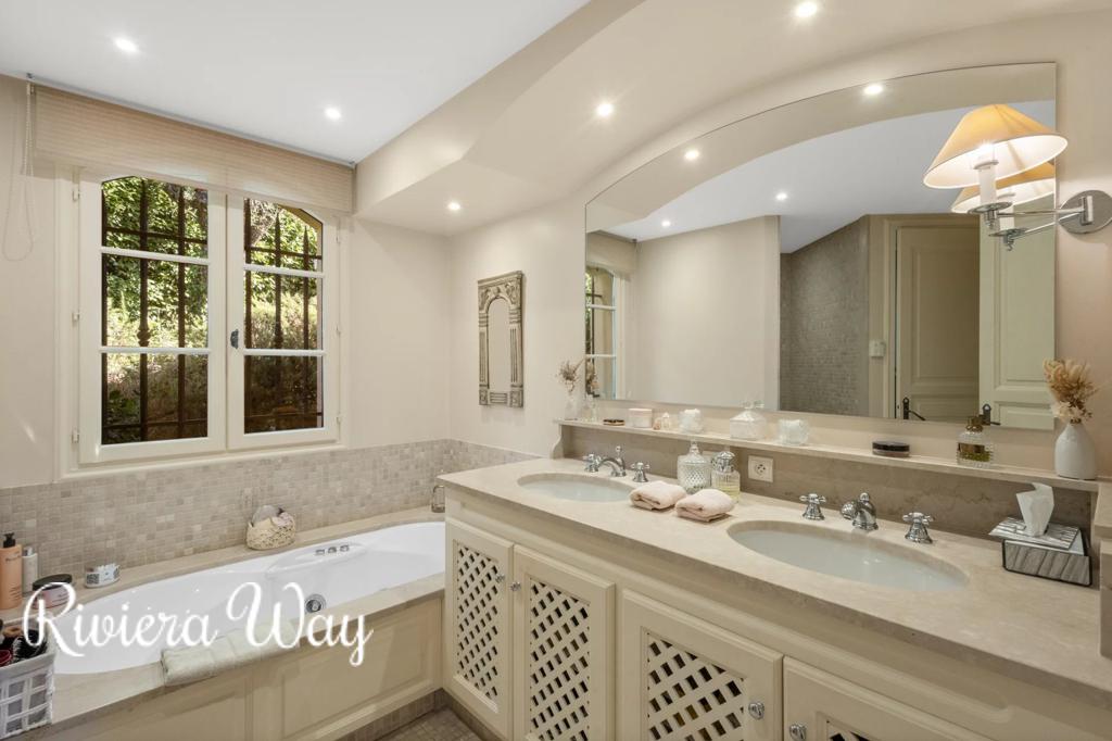 6 room villa in Mougins, photo #7, listing #104216364