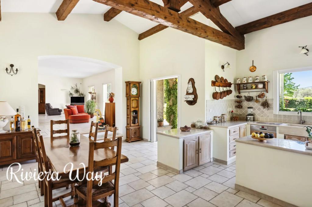 8 room villa in Grasse, photo #9, listing #99500898
