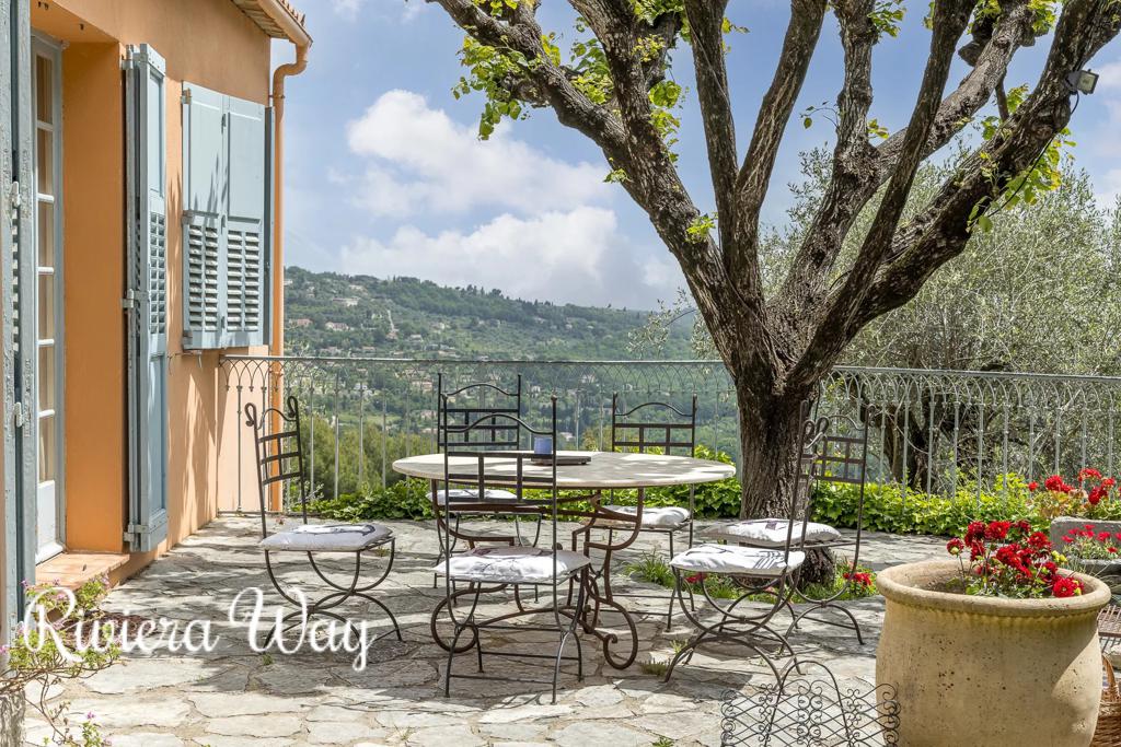 6 room villa in Grasse, photo #2, listing #103175478