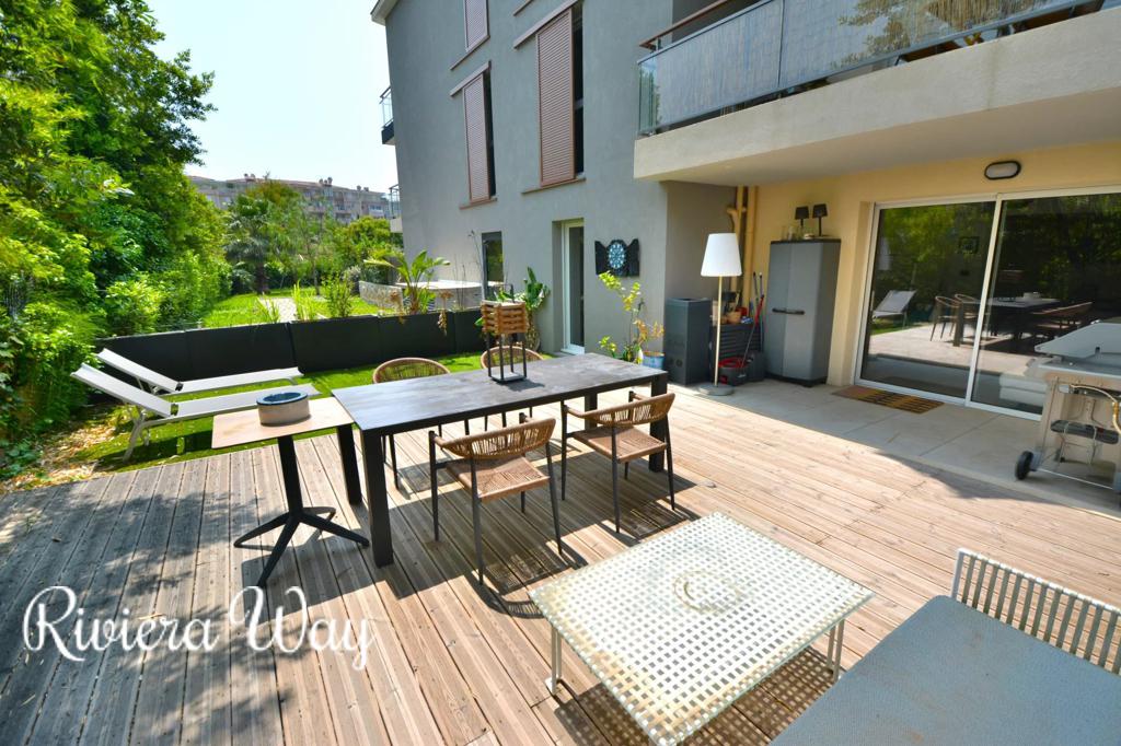 2 room apartment in Golf Juan, photo #1, listing #103280814