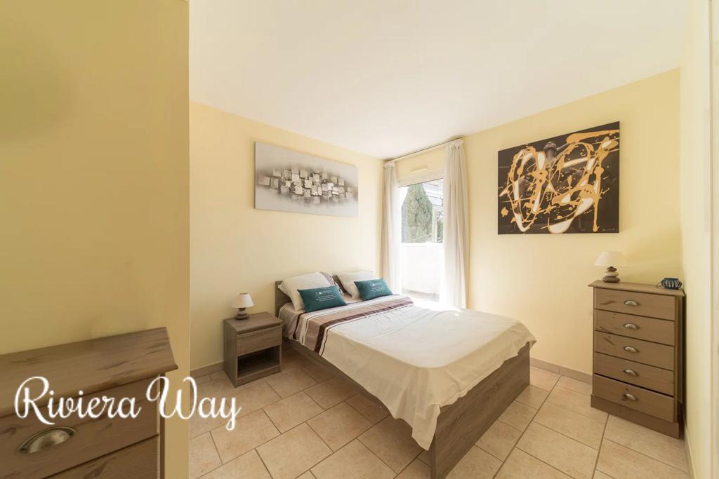 7 room apartment in Cannes, photo #8, listing #105915726