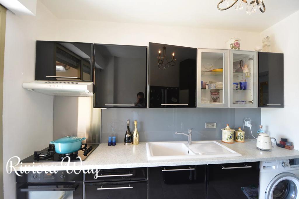 2 room apartment in Antibes, photo #7, listing #106563240