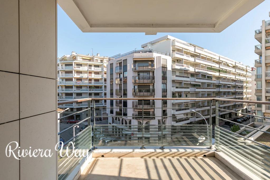3 room apartment in Cannes, photo #1, listing #83613936