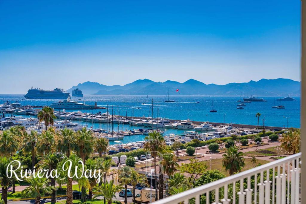 4 room apartment in Cannes, photo #7, listing #97968948