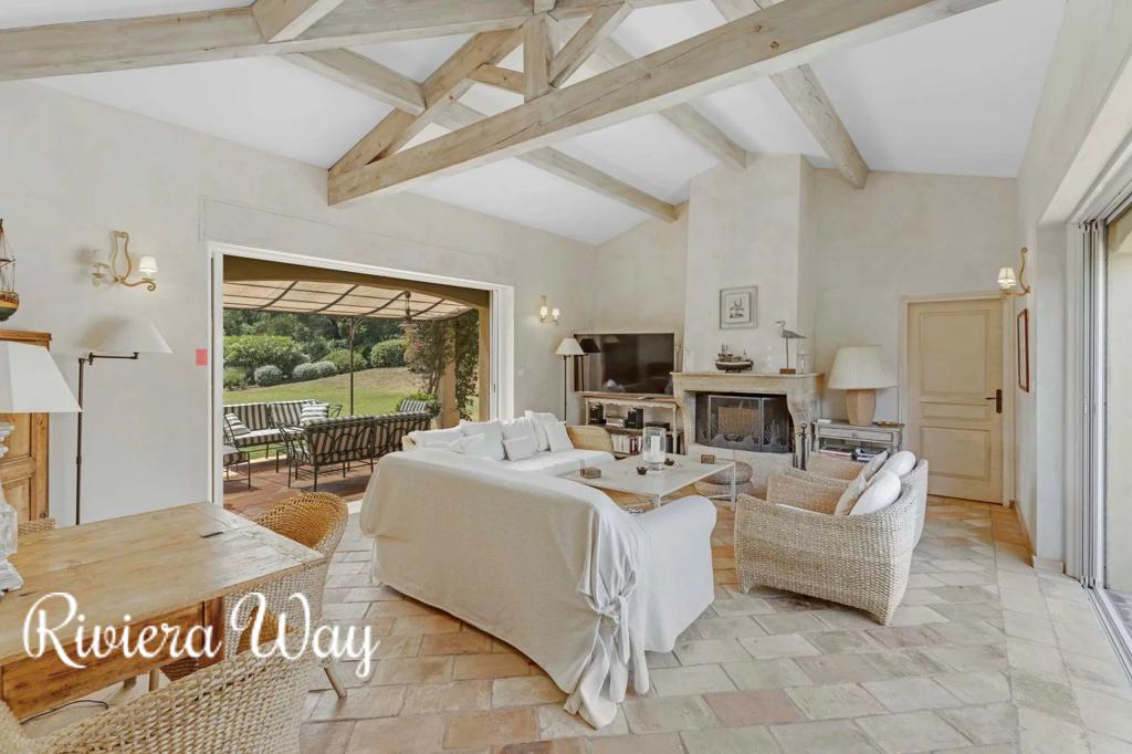 8 room villa in La Croix-Valmer, photo #7, listing #103229952