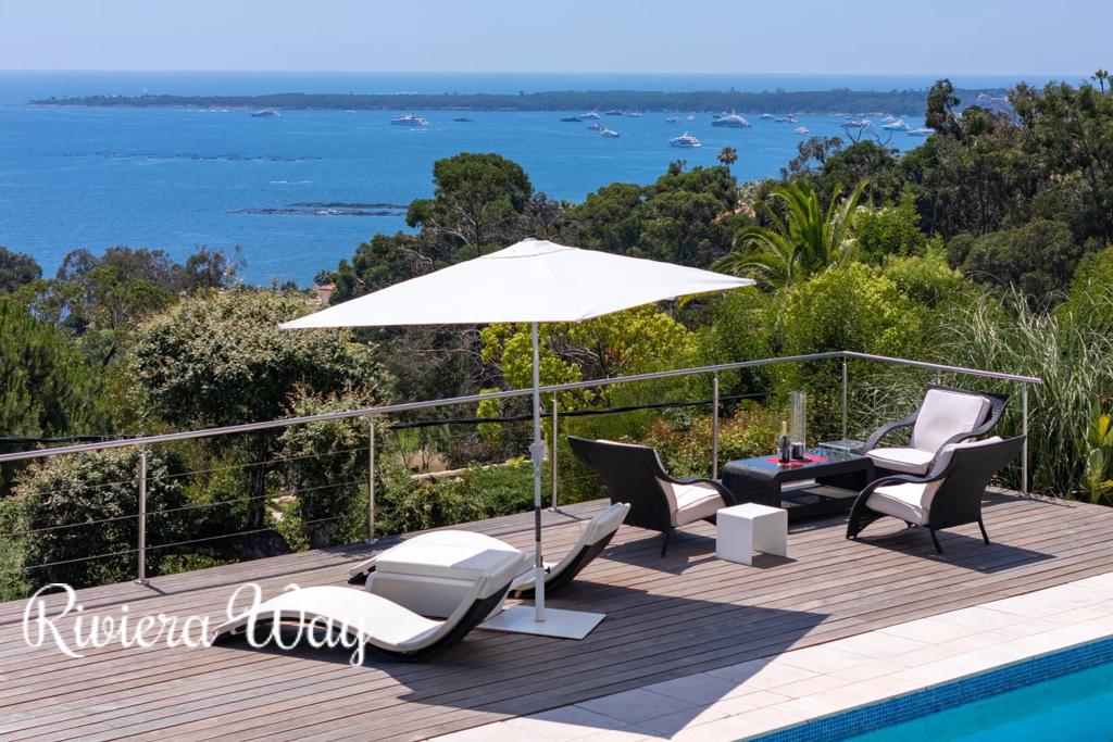 9 room villa in Vallauris, photo #3, listing #106524600