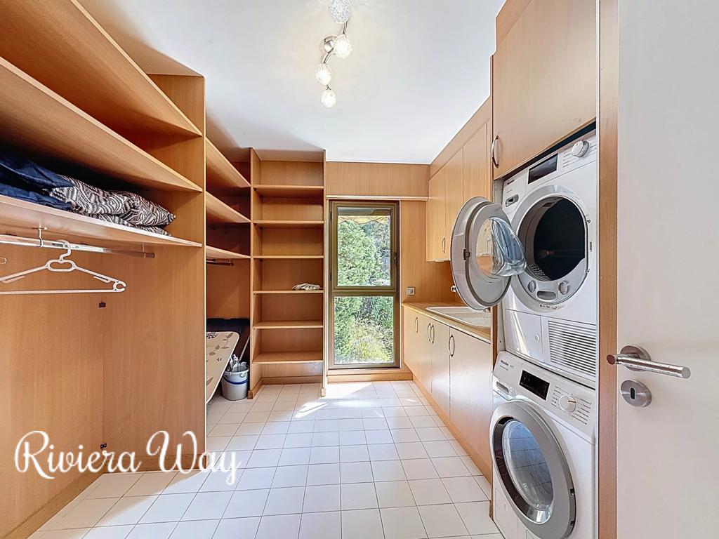 4 room apartment in Le Cannet, photo #7, listing #104106786