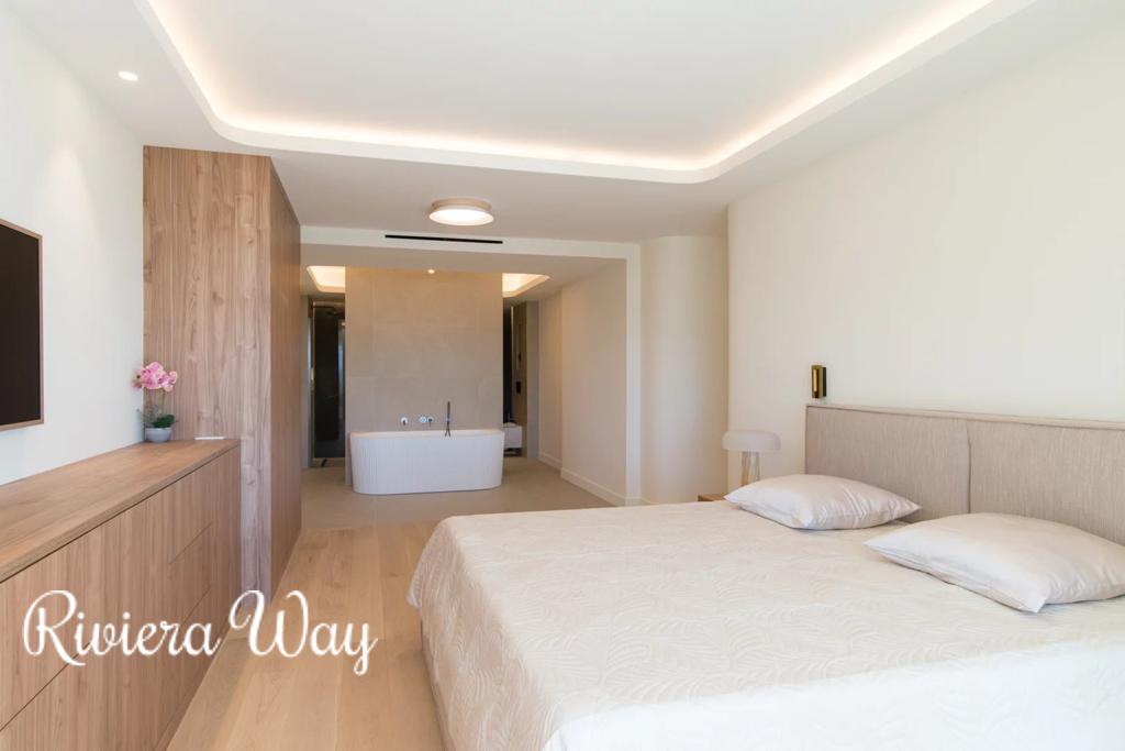 4 room apartment in Cannes, photo #9, listing #105630378