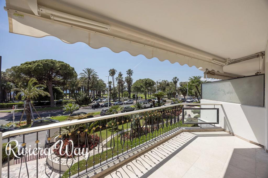 3 room apartment in Cannes, photo #4, listing #103260822