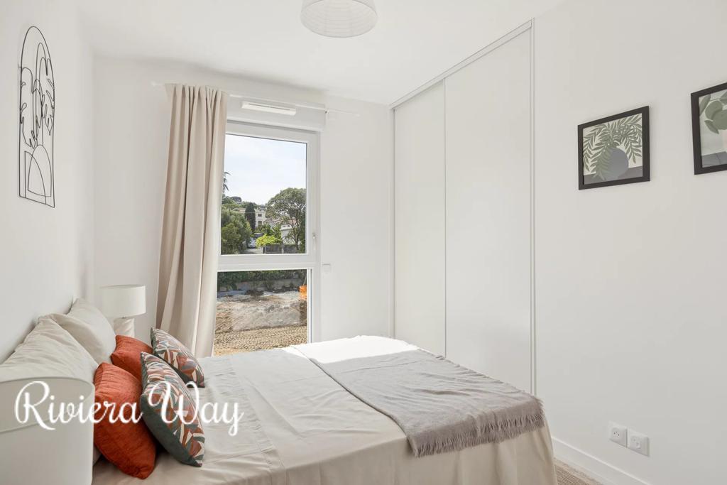 3 room apartment in Antibes, photo #8, listing #106016400