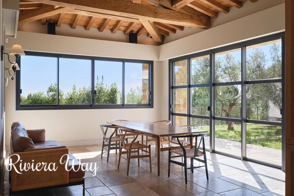 7 room villa in Mougins, photo #3, listing #95529630