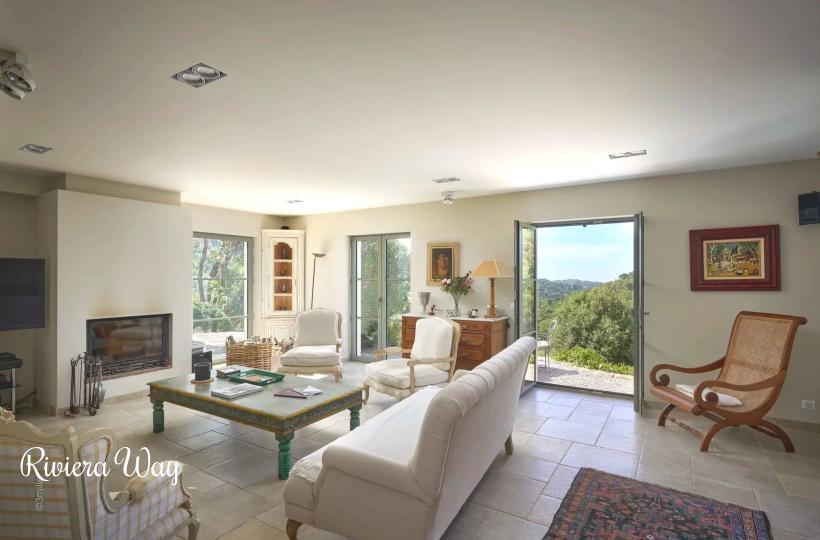Villa in La Croix-Valmer, 340 m², photo #8, listing #104697348