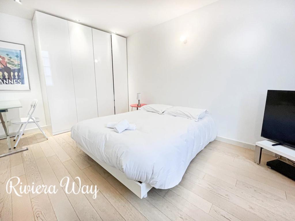 1 room apartment in Cannes, photo #9, listing #106248072