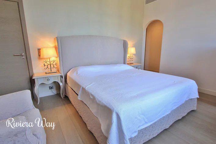 Apartment in Antibes, 124 m², photo #10, listing #103197276