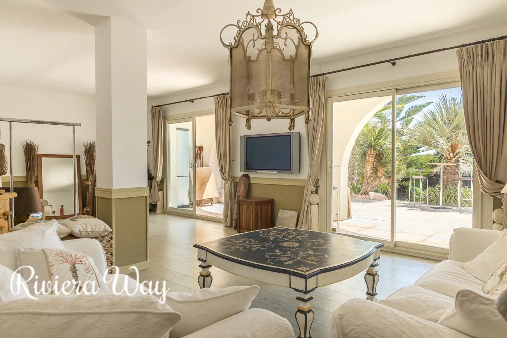 7 room villa in Cagnes-sur-Mer, photo #9, listing #103617066