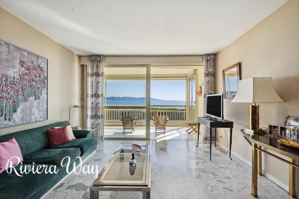 2 room apartment in Mandelieu-la-Napoule, photo #5, listing #94660692