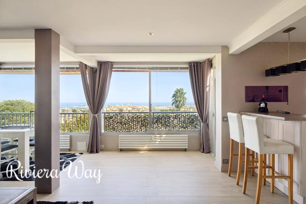 7 room apartment in Antibes, photo #5, listing #107149560