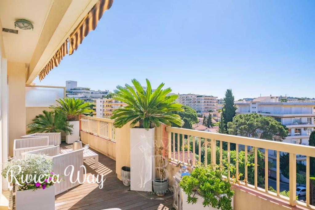 4 room apartment in Antibes, photo #5, listing #99950298