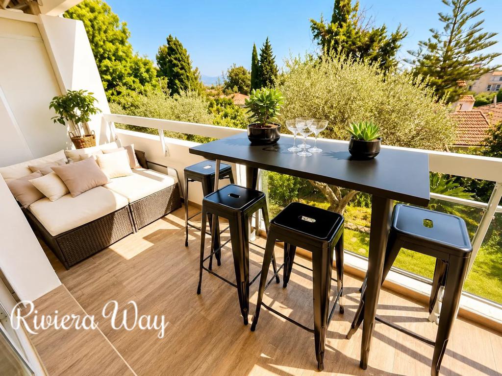 3 room apartment in Antibes, photo #4, listing #106488648