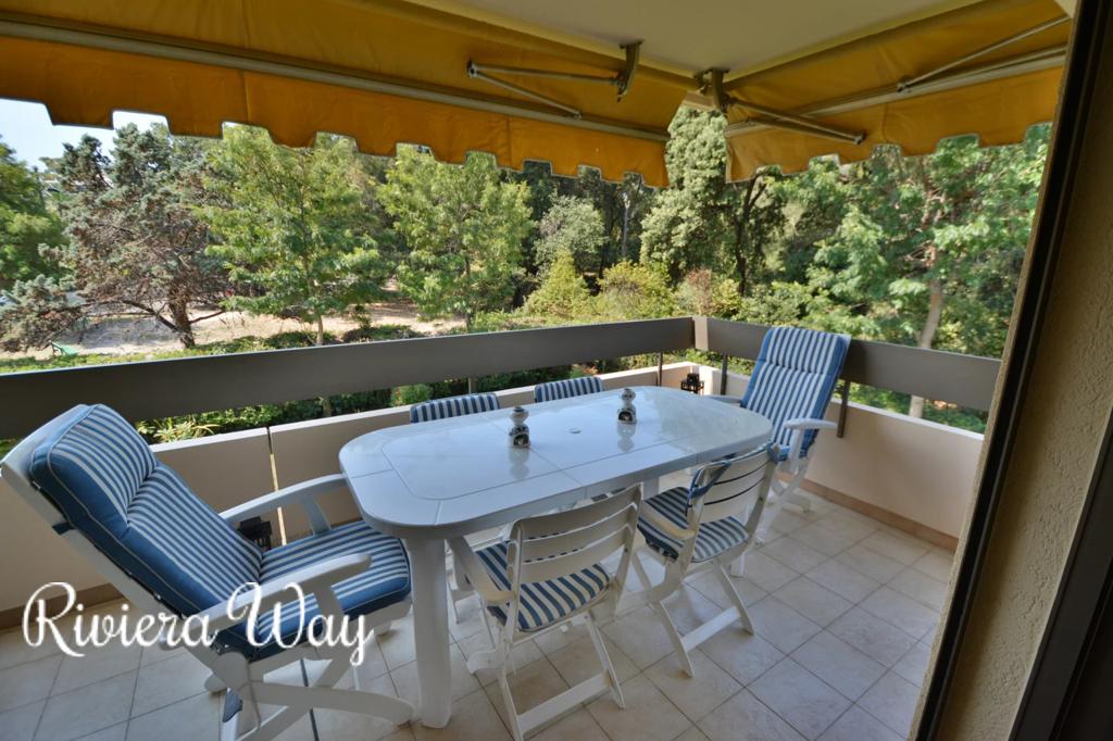 3 room apartment in Juan-les-Pins, photo #3, listing #95630220