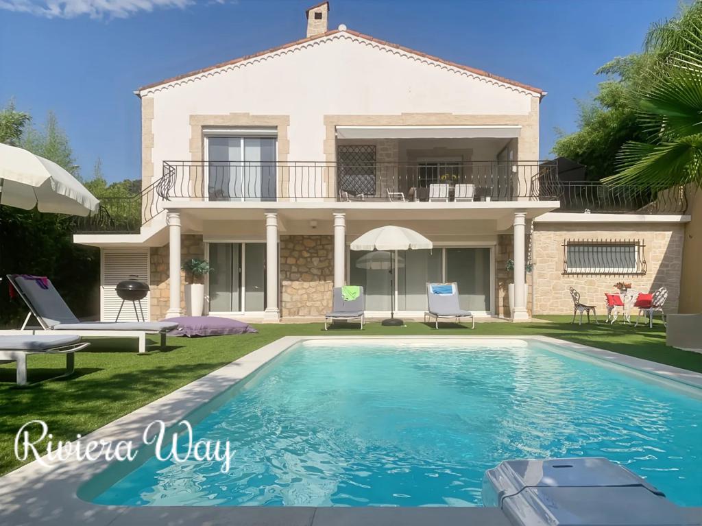 8 room villa in Cannes, photo #8, listing #92995014