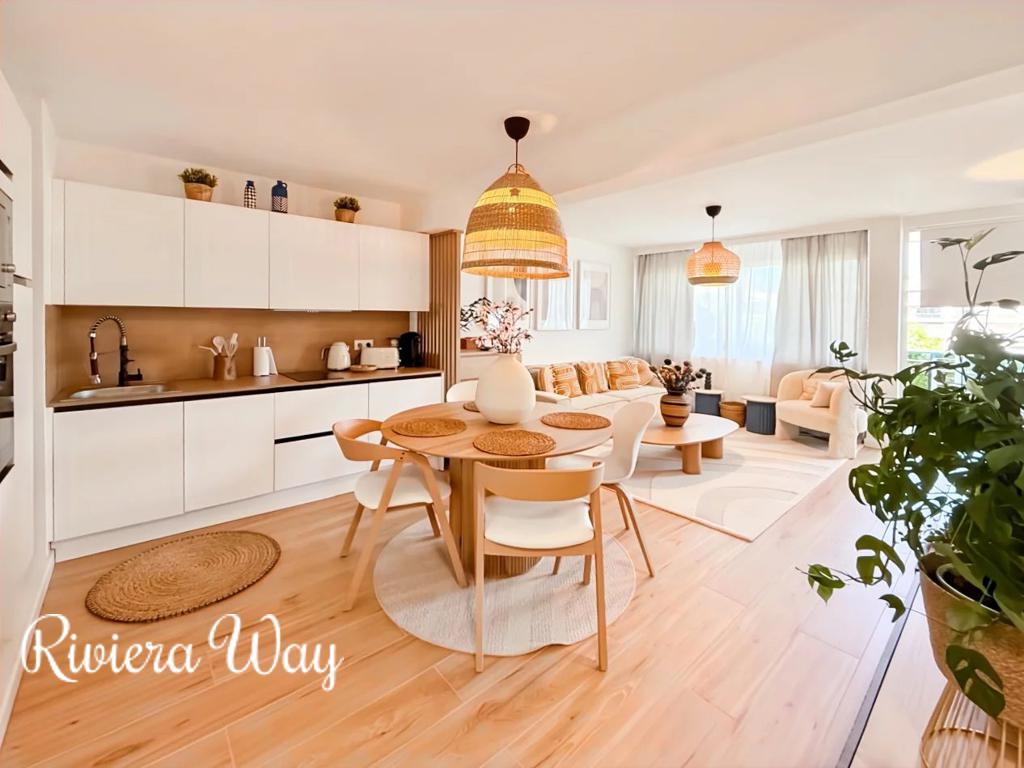 2 room apartment in Cannes, photo #5, listing #106375080