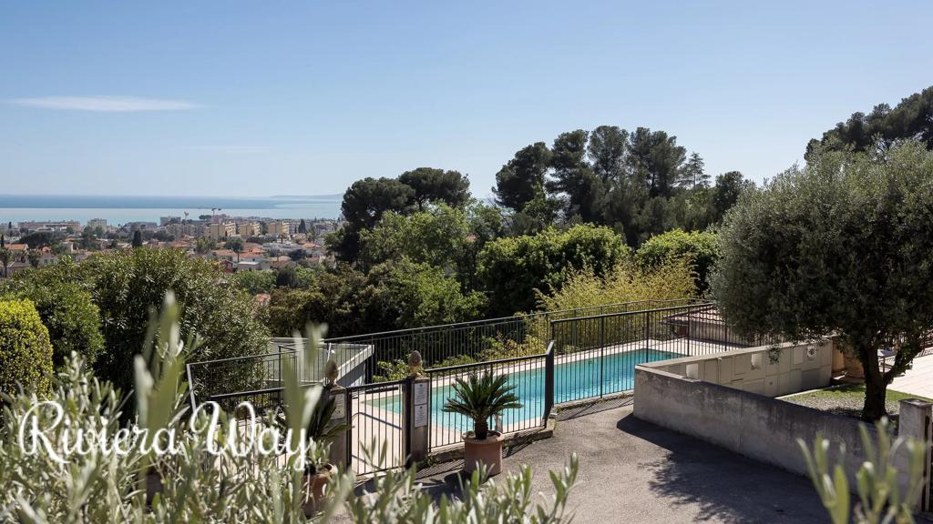 4 room apartment in Cagnes-sur-Mer, photo #5, listing #99509592