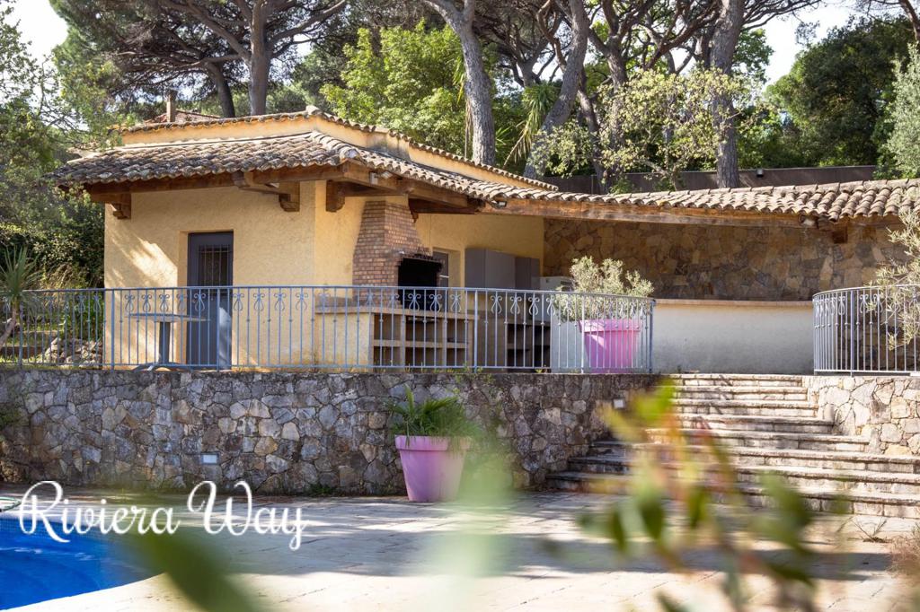 8 room villa in Sainte-Maxime, photo #7, listing #104481342