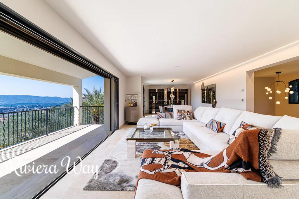 8 room villa in Cannes, photo #4, listing #105630420