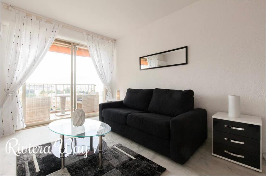 1 room apartment in Cannes, 32 m², photo #3, listing #101602116