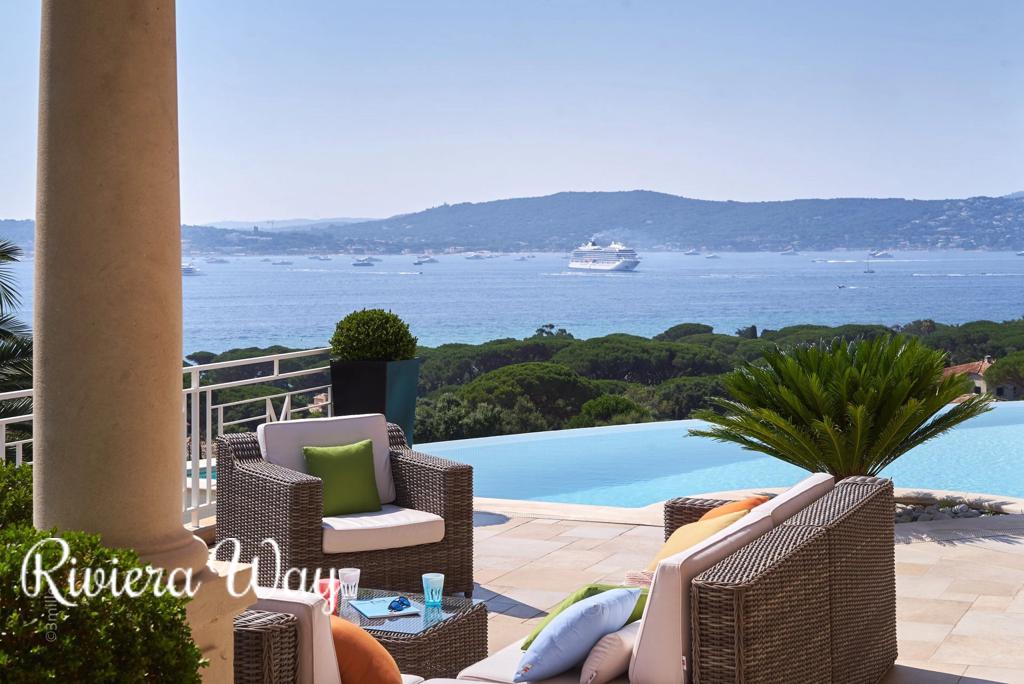 8 room villa in Grimaud, photo #3, listing #107128056