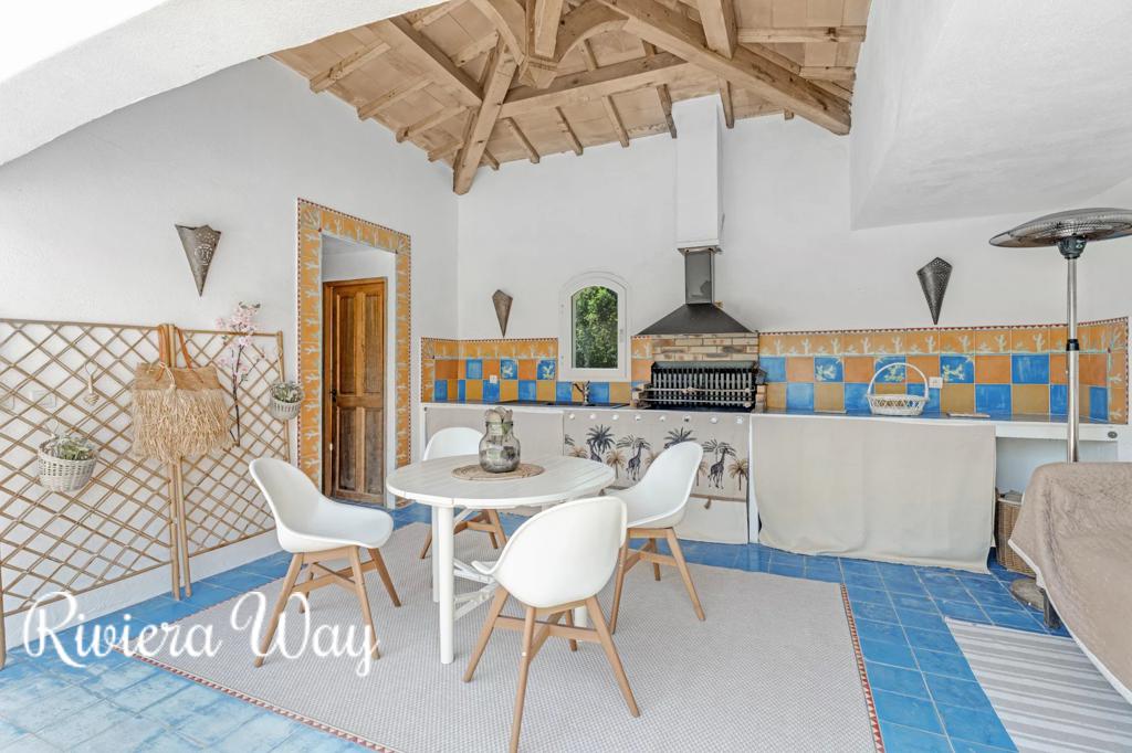 10 room villa in Bormes-les-Mimosas, photo #3, listing #90498156