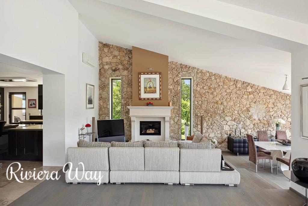 8 room villa in Mougins, photo #9, listing #94881990