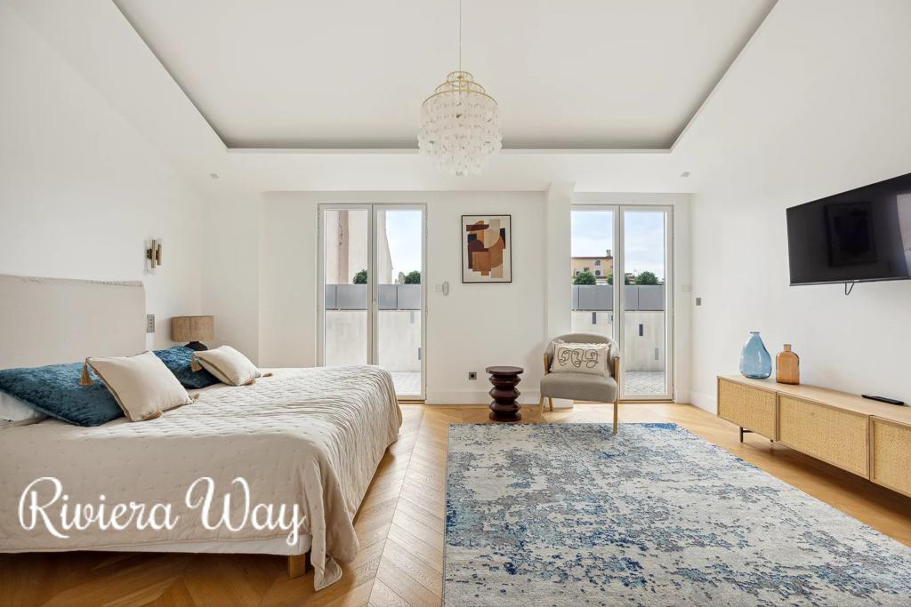 5 room apartment in Cannes, photo #8, listing #95351844