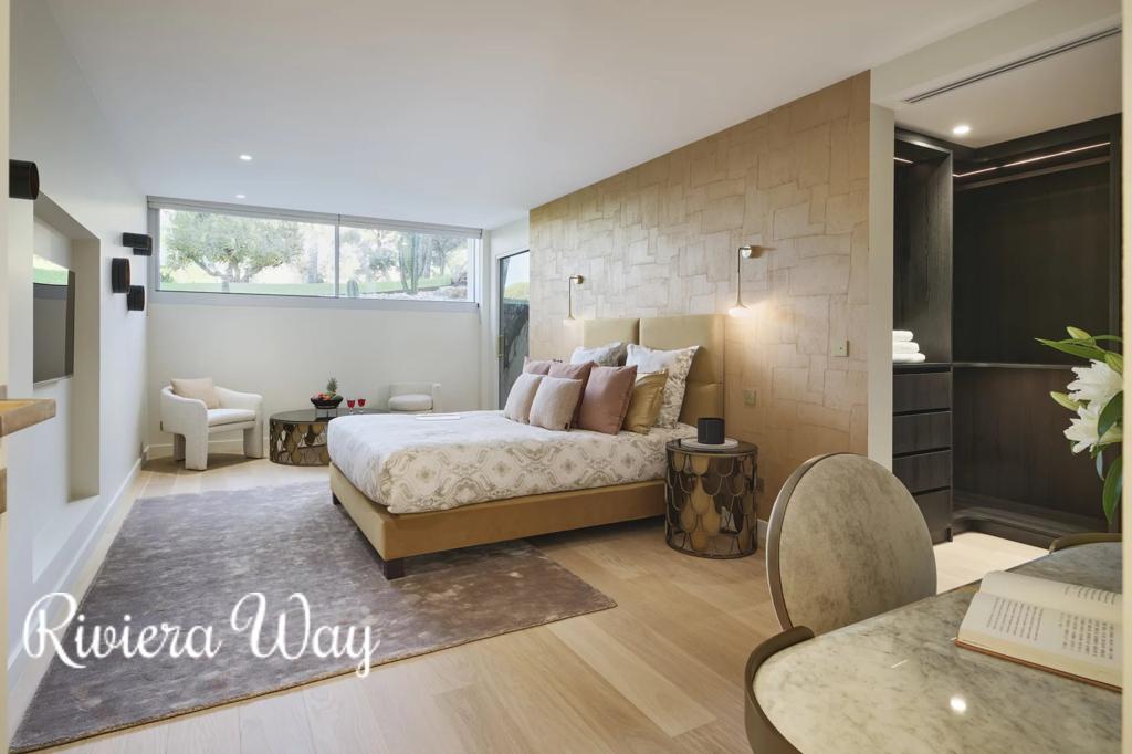 6 room villa in Cap d'Antibes, photo #10, listing #105546714