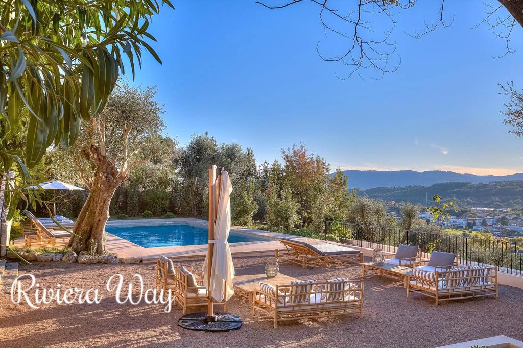 12 room villa in Grasse, photo #7, listing #103076862