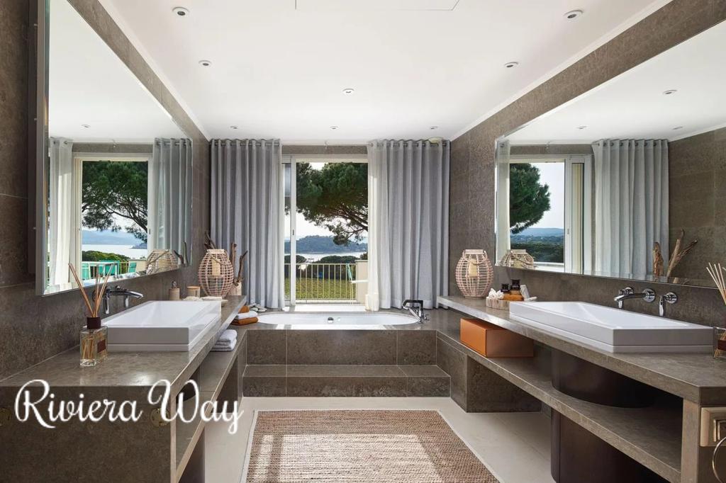 7 room villa in Saint-Tropez, photo #10, listing #103579770