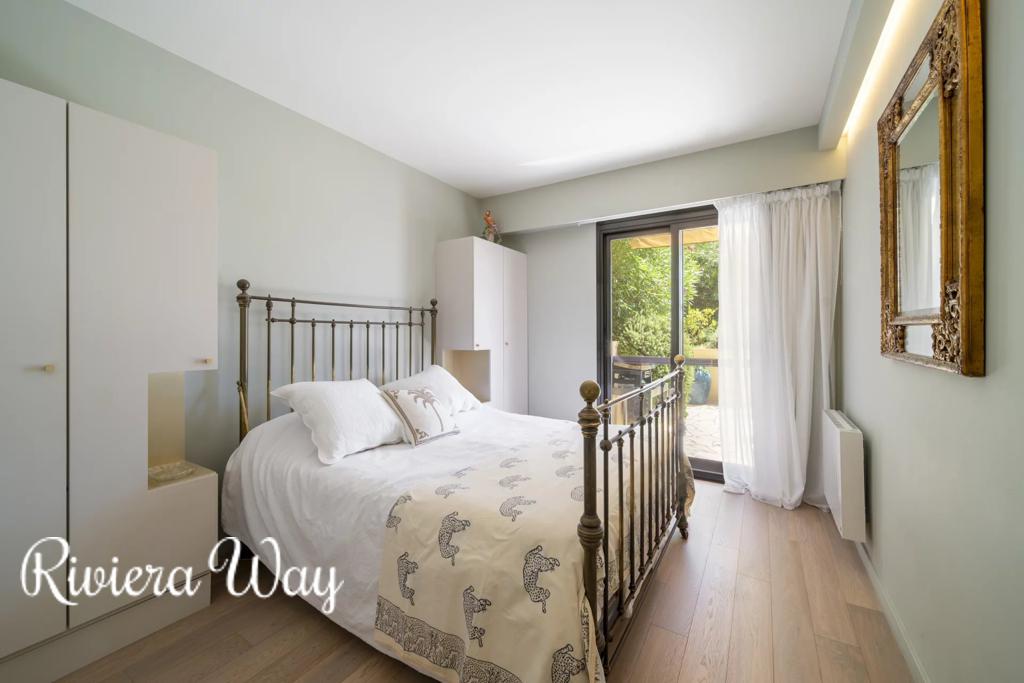 2 room apartment in Cannes, photo #7, listing #103789098