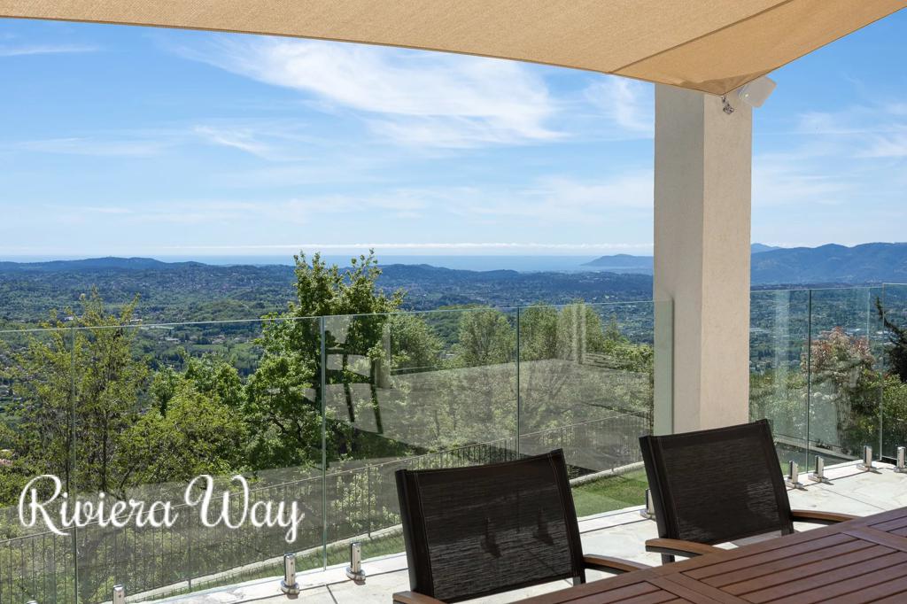 6 room villa in Grasse, photo #1, listing #102918354