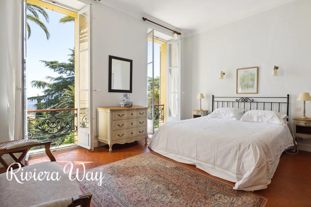 23 room villa in Grasse, photo #5, listing #99657054