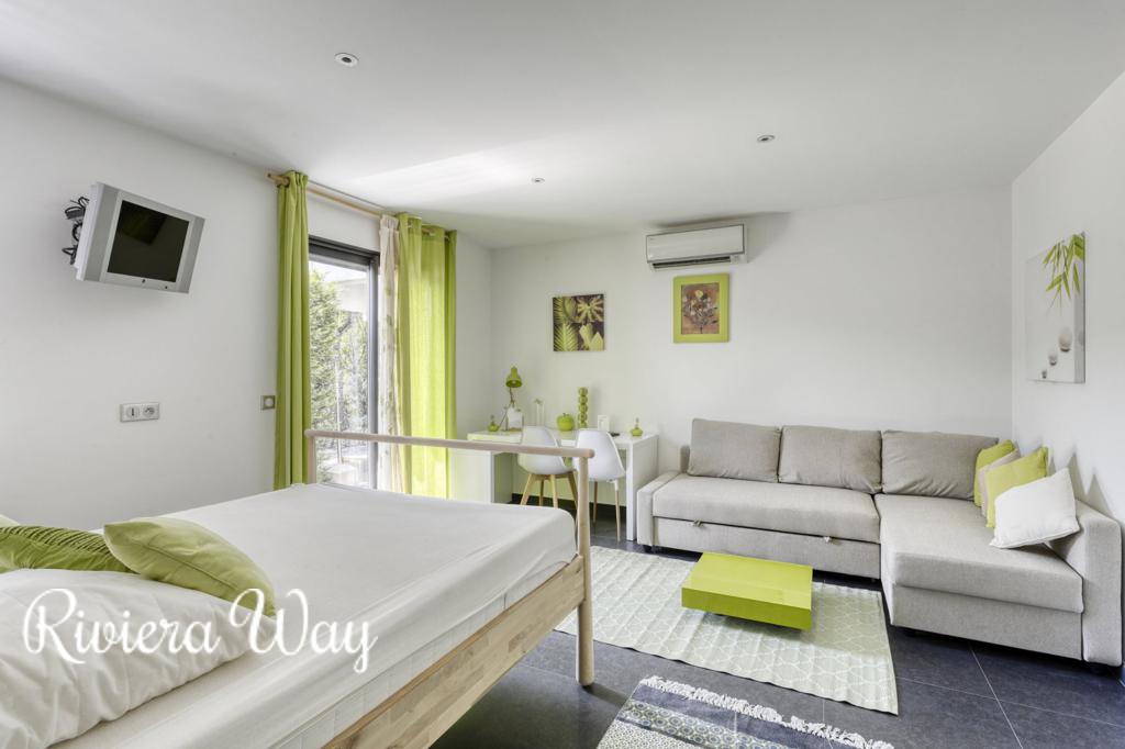 9 room villa in Cavalaire-sur-Mer, photo #4, listing #89747448