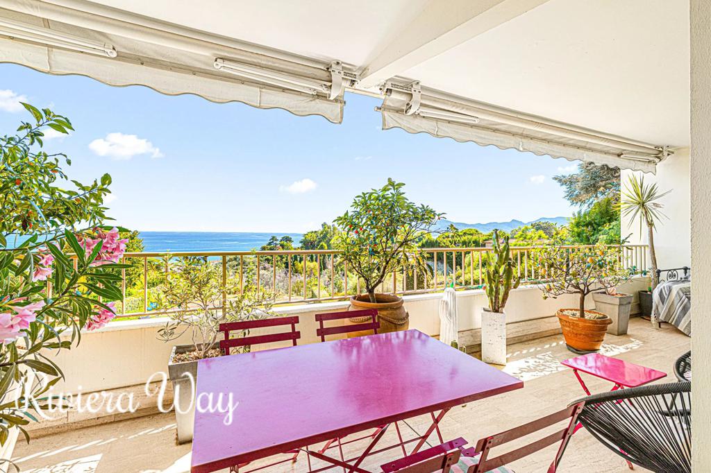 4 room apartment in Cannes, photo #5, listing #106594278