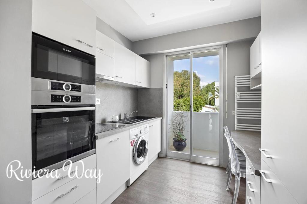 3 room apartment in Cannes, photo #4, listing #107231964